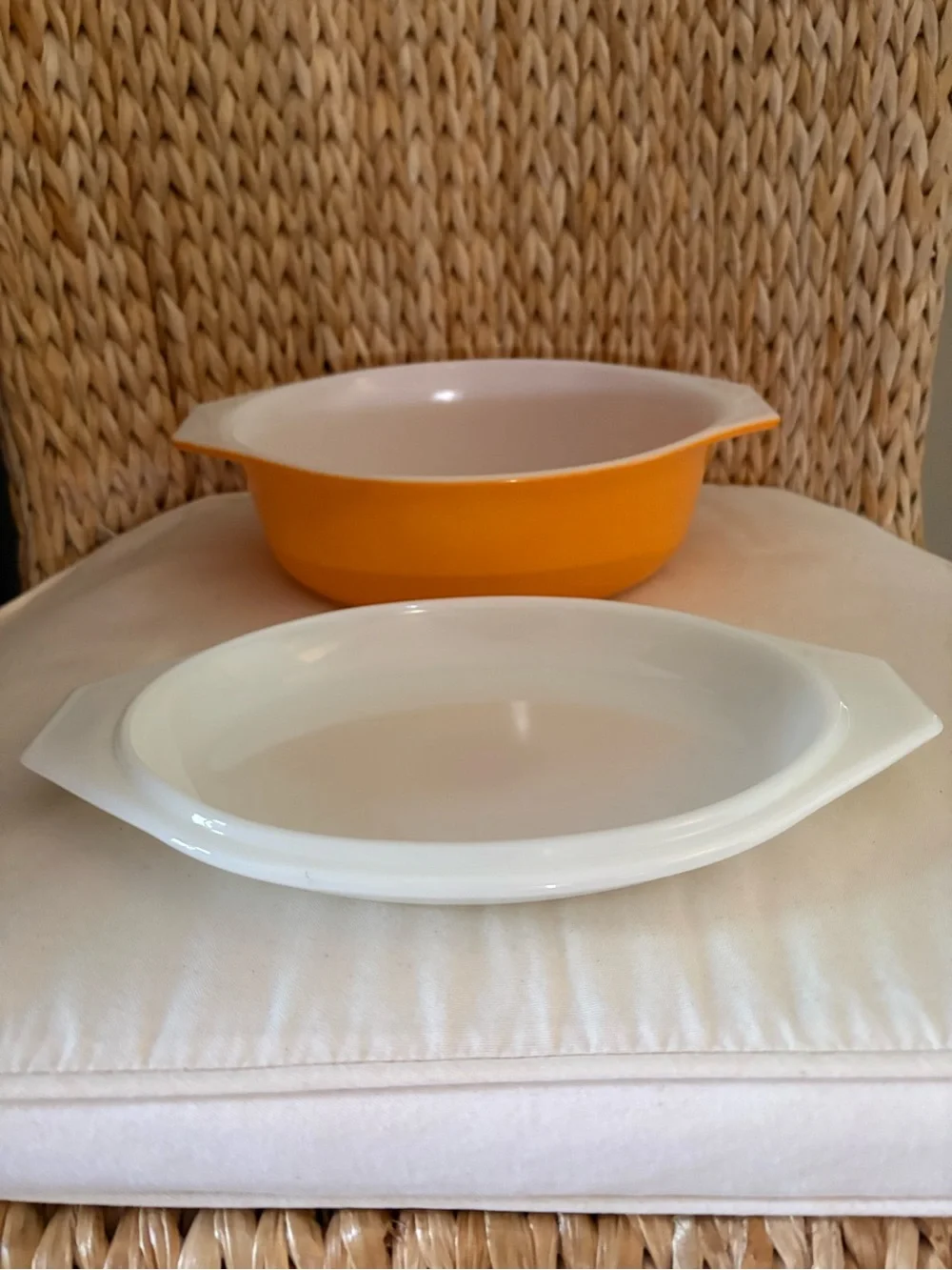 Pyrex Vintage 1.5 Qt Yellow Sunflower Ceramic Casserole Dish - Home Kitchen